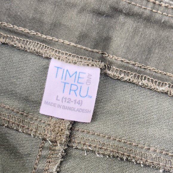 Time And Tru Womens HAND MADE CUT Green Midi Rise Shorts Size L Cotton Blend - Picture 3 of 9